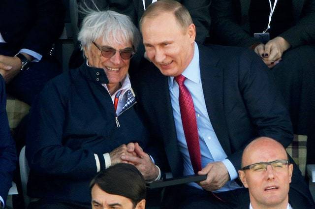 (VIDEO)”Še vedno bi sprejel naboj zanj” – Nekdanji vodja Formule 1 Bernie Ecclestone, ki bi “prejel kroglo” za Putina, je spregovoril o svojih čustvih do Vladimirja Putina