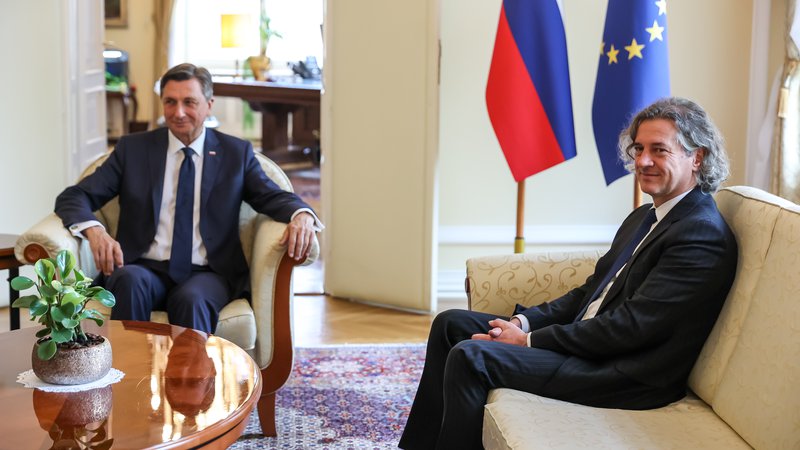 (VIDEO) “Jaz se s predsednikom Pahorjem poznam 40 let in več. Bila sva v srednji šoli skupaj” – Robert Golob o “komunikacijskem šumu” z Borutom Pahorjem zaradi “primera Kajzer”