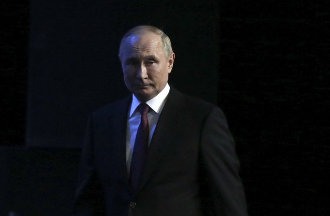 “Pogosteje in pozorneje berite Putina,” je svetu sporočil Lavrov, ko so ga novinarji vprašali, kaj sledi v zvezi z rusko invazijo na Ukrajino