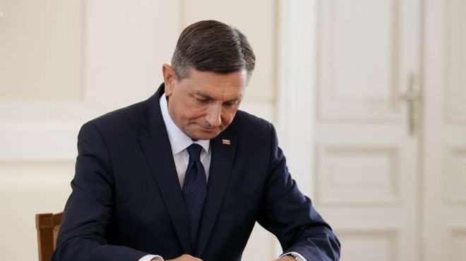 Predsednik Pahor je podpisal odpoklic veleposlanika v ZDA Toneta Kajzerja
