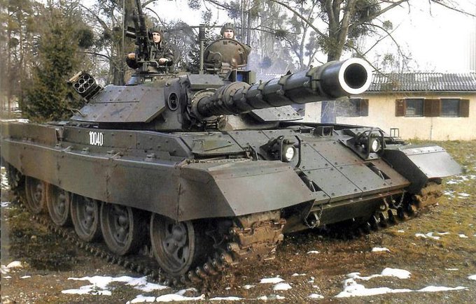 “28 tankov M-55S prihaja iz… Slovaške” – Novinar Illia Ponomarenko, ki je precej cenjen v anglosaksonskem svetu, pomoč Slovenije Ukrajini zamenjal s Slovaško