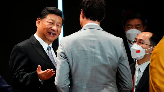 (VIDEO) G-20: Poglejte prepir med kitajskim predsednikom Xi Jinpingom in kanadskim premierjem Justinom Trudeaujem, ki ga Xi obtožil razkritja vsebine njunih zaupnih pogovorov