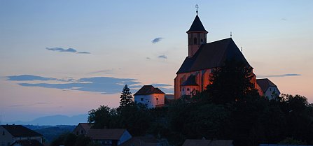 Na božični večer po cerkvah polnočnice –  Kaj  v božični poslanici sporočajo slovenski škofje