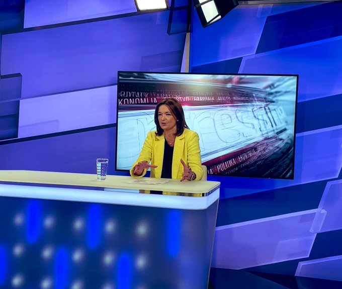(VIDEO) “Jedrna ministrica” – Tanja Fajon v Sarajevu kritična do Milorada Dodika, ker je odlikoval Vladimirja Putina