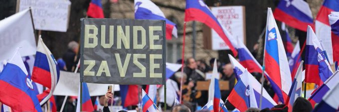 (VIDEO) “Bunde za vse” – Najbolj izvirni transparent na protestu na Trgu republike v Ljubljani- Rupar “zagrozil” z ustanovitvijo stranke