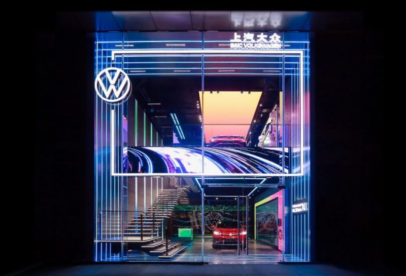 Volkswagen se s subvencijami pridružuje kitajski cenovni vojni – Kitajski proizvajalec električnih vozil BYD Co Ltd je že drugi mesec v štirih mesecih presegel prodajo avtomobilov znamke Volkswagen