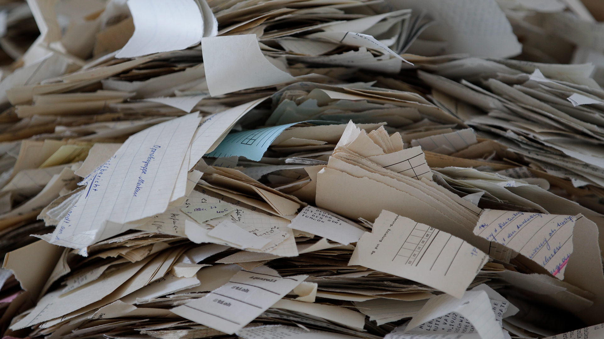 Poskus digitalne rekonstrukcije uničenih dokumentov nekdanje vzhodnonemške tajne policije Stasi je spodletel