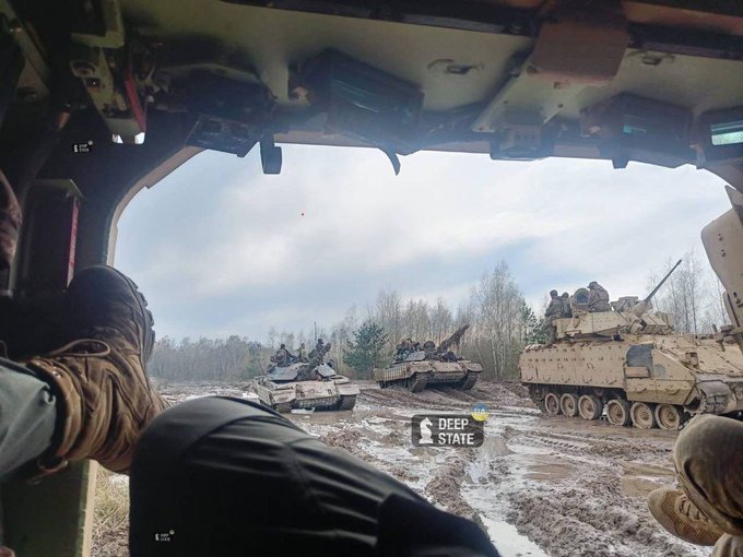 Slovenski tanki M-55S, skupaj z ameriškimi bojnimi vozili pehote Bradley, spet zvezde v Ukrajini – Strategija ZDA v Ukrajini temelji na ideji, da se bo vojna tam končala ali dramatično umirila letos