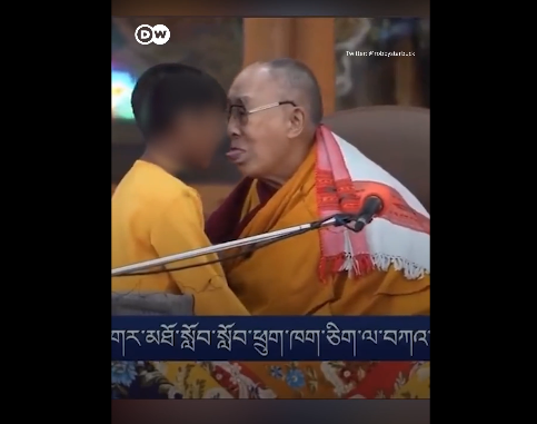 (VIDEO) Ogabno in bolano – Nobelov nagrajenec 87-letni tibetanski duhovni vodja Dalai Lama se je opravičil, potem ko je videoposnetek, na katerem je prosil dečka, naj sesa njegov jezik, prišel v javnost