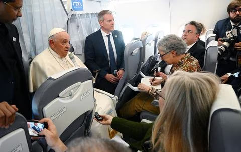 “Zdaj poteka misija, vendar še ni javna. Ko bo javna, jo bom razkril” – Vatikan je vključen v tajno mirovno misijo za mir v Ukrajini