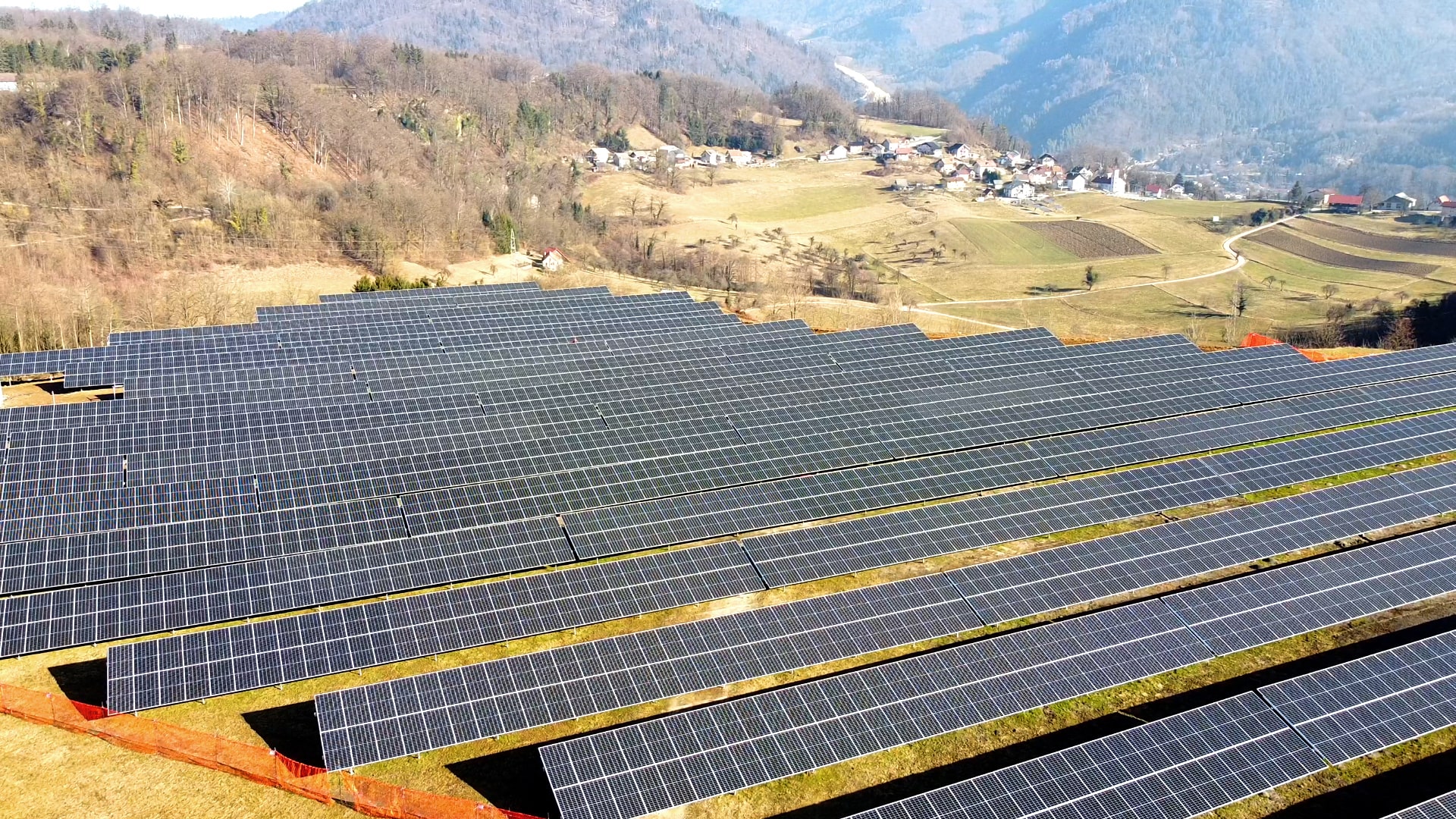 Slovenski HSE načrtuje 800 MW sončne energije do leta 2030