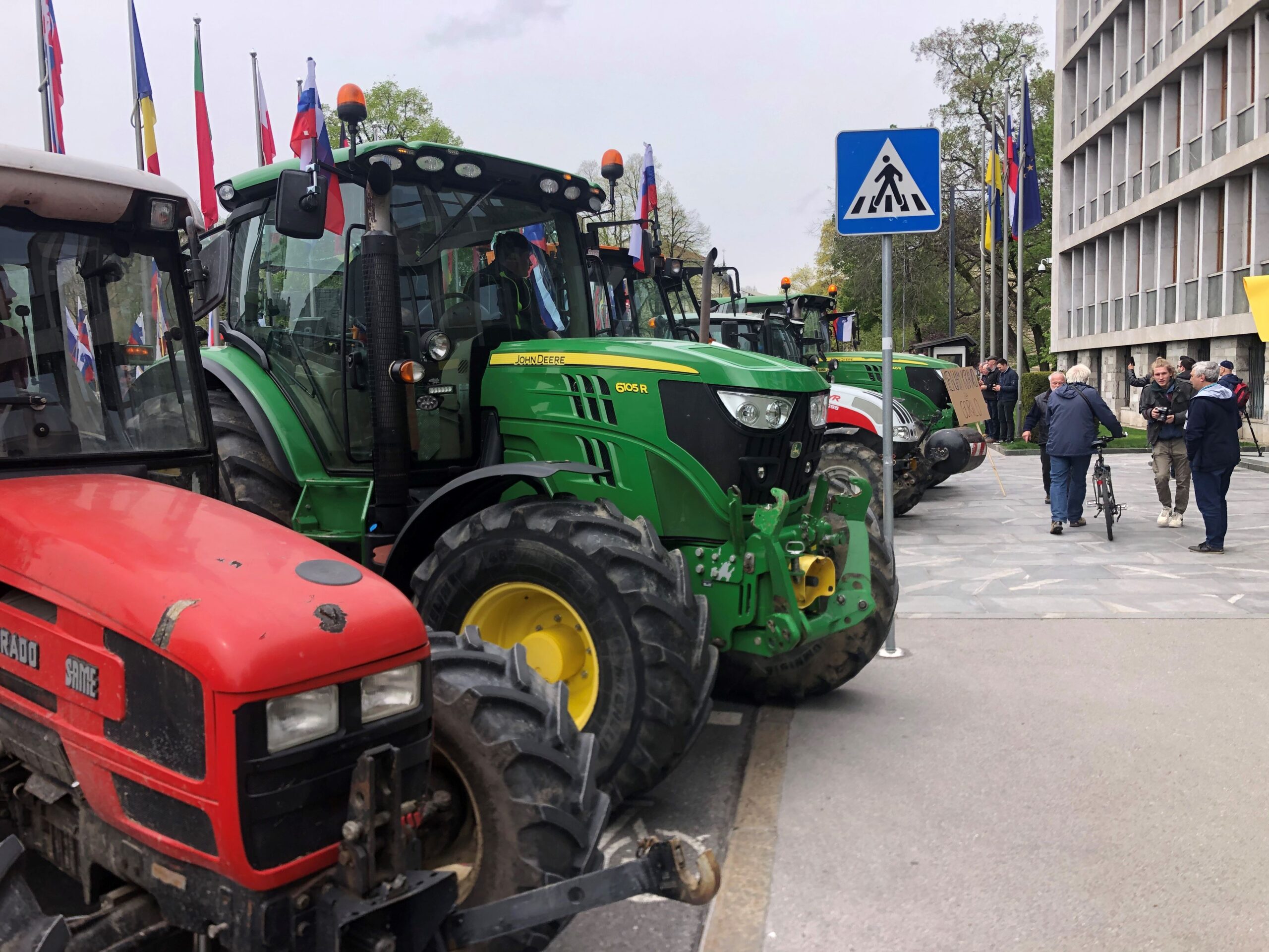 “Če mislite, da bomo kot mestna občina dajali kazen za 500 traktorjev, se motite. Ne bomo” – Zoran Janković o tem, da odlok ne bo veljal za protestne kmete s traktorji