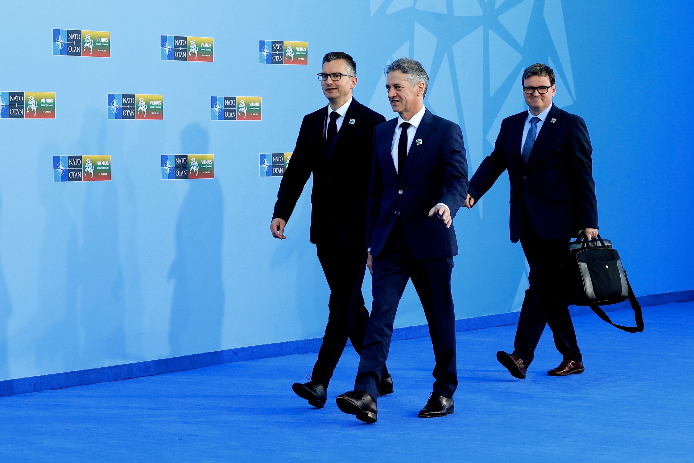 Med podpisniki tokratnega “Odprtega pisma državnemu vrhu,” glede slovenskega stališča do vojne Ukrajini, tokrat ni Milana Kučana in Danila Turka