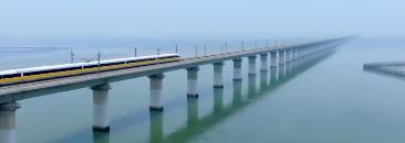 (VIDEO)  Na Kitajskem so preizkusili najhitrejši vlak na svetu – največja hitrost vlaka CR450 je bila 453 km/h