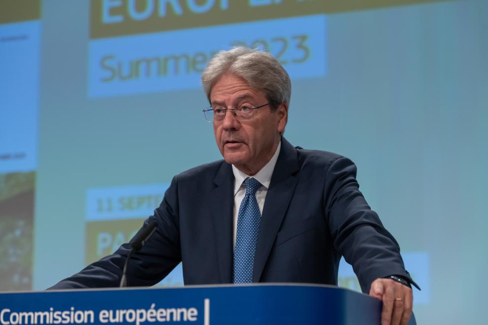 Evropska komisija znižala napoved rasti za EU in območje evra