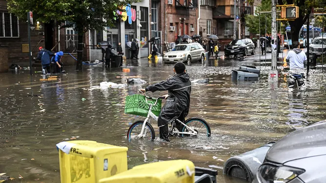 (VIDEO) Kako se to dogaja v prvi državi  sveta? – Poplave v New Yorku