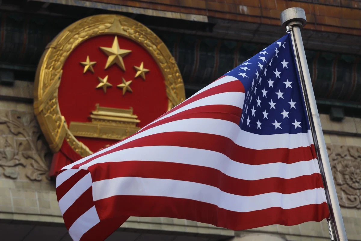 Huda kri med  Ameriko in Kitajsko, ki  je ZDA označila kot “imperij laži”