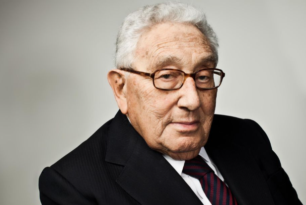 Umrl je Henry Kissinger, ameriški diplomat in dobitnik Nobelove nagrade za mir
