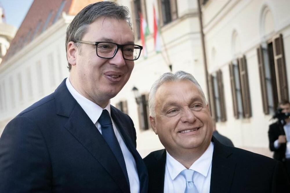 “Mnogi so se smejali, ko sem jasno in nedvoumno rekel, da bomo imeli absolutno večino” Aleksandar Vučić po Orbanovi in Putnovi poti