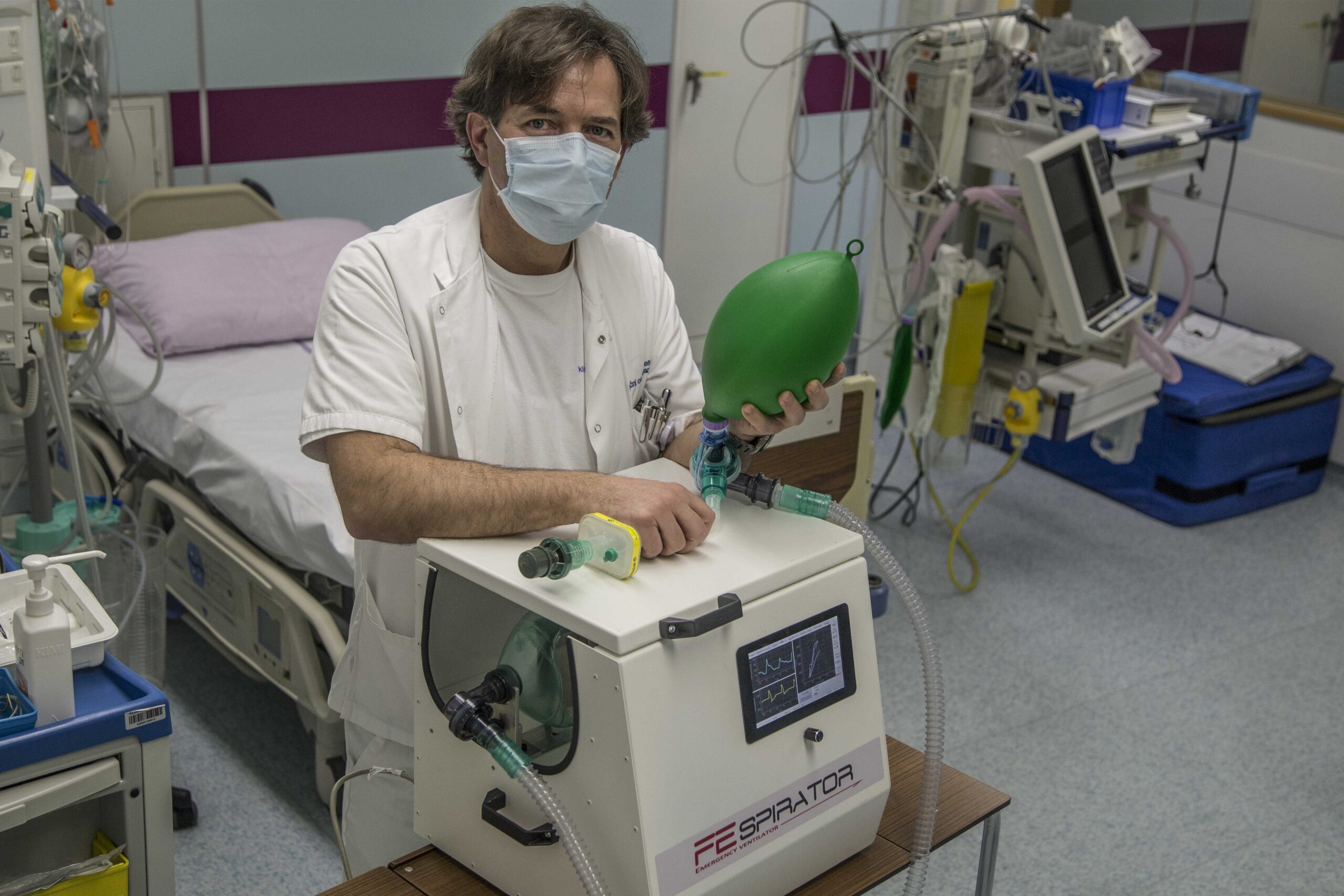 Anesteziolog Kontestabile obžaluje izjavo, “da so čistilke na uro bolje plačane, kot je sam”