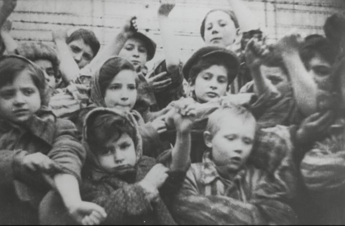  Sovjetska Rdeča armada je na današnji dan pred 79 leti osvobodila nacistično koncentracijsko taborišče Auschwitz-Birkenau