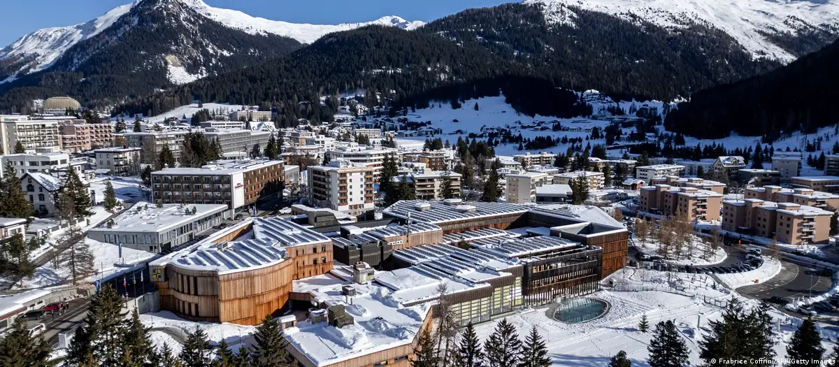 Kdo iz vrha slovenske politike gre letos v Davos? Svetovna elita se je zbrala v najbolj zapletenem obdobju WEF doslej