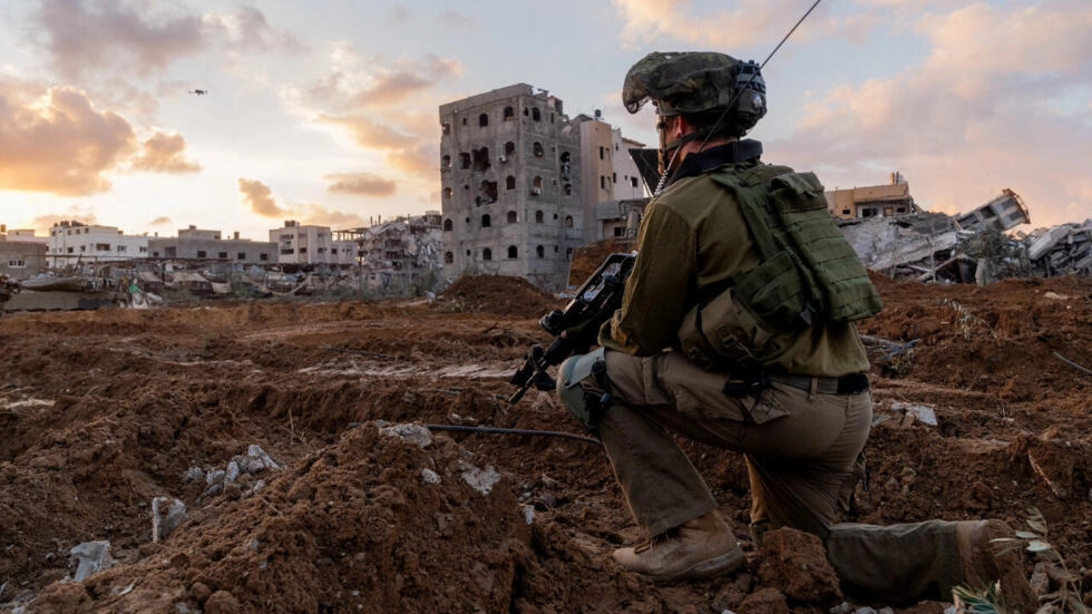 Palestinci in Izraelci v novo leto vstopili v senci vojne v Gazi – Več mrtvih v medsebojnem obstreljevanju v Ukrajini