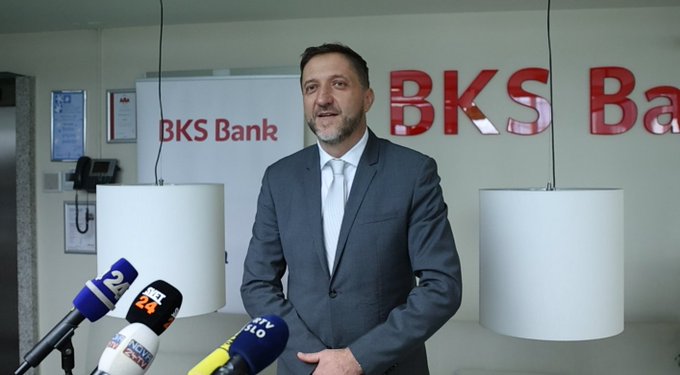 (V ŽIVO) Klemen Boštjančič ob vpisu lastne obveznice za državljane – Koliko obveznic  je vpisal na BKS Bank Boštjančič ni razkril