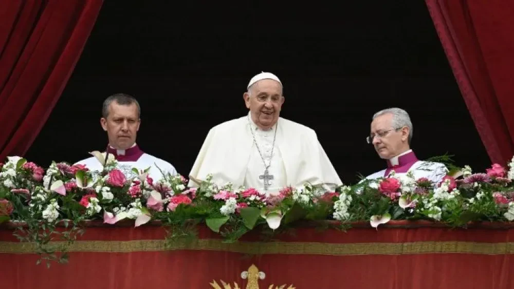 Papež Frančišek: “Vojna je vedno nesmisel..ne dopustimo, da bi vojni vetrovi še močneje zapihali nad Evropo in Sredozemljem”