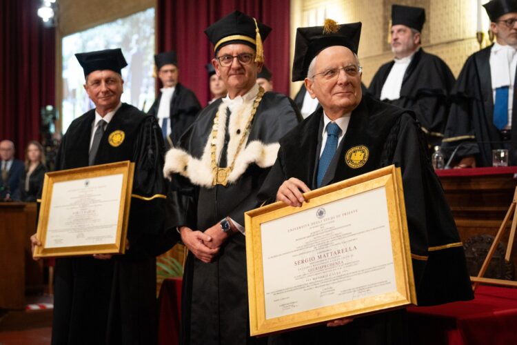Bivši predsednik republike Borut Pahor na Univerzi v Trstu prejel častni doktorat
