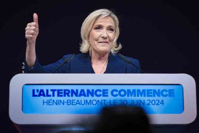 Politični šok v Franciji dobil odziv na družbenih omrežjih tudi doma  – Skrajna desnica je zmagala v prvem krogu volitev v Franciji, končni izid negotov, kažejo izhodne ankete