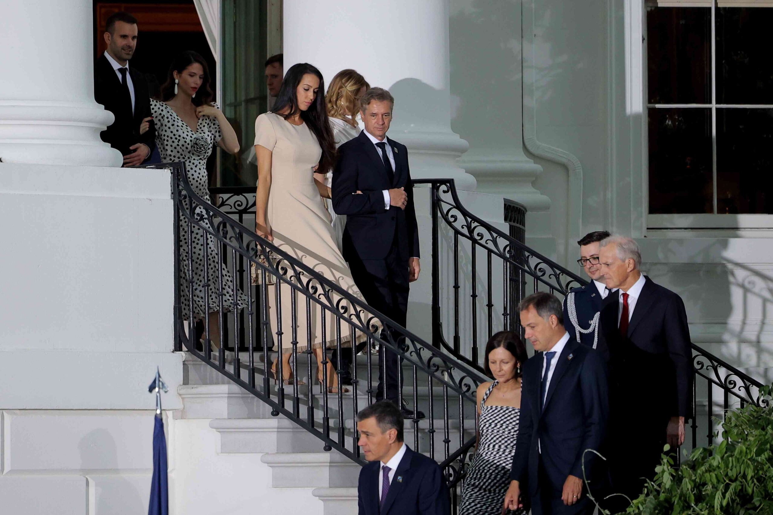 (VIDEO) Na sinočnjem sprejemu pri Joeju in Jill Biden v Beli hiši tudi premier Robert Golob in Tina Gaber 