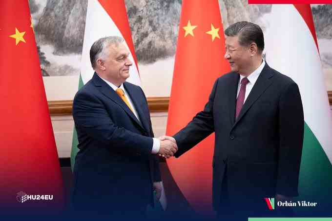 Mirovna misija 3.0: Madžarski premier Viktor Orban je danes zjutraj prispel na obisk na Kitajsko.