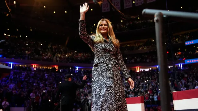 Melani Trump Madison Square Garden (MSG) govorila pet minut in objela nekdanjega predsednika Trumpa, ko je prišel na svoj govor