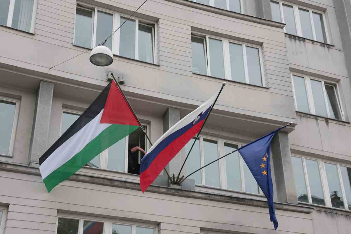 Ustavno sodišče nima pristojnosti za presojo sklepa o priznanju Palestina